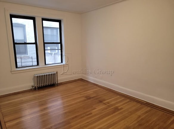 28-15 34th St unit 1F - Queens, NY