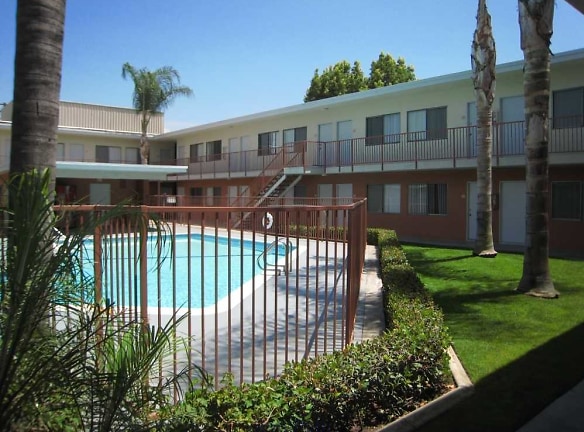Mission Suites Apartments - Pomona, CA