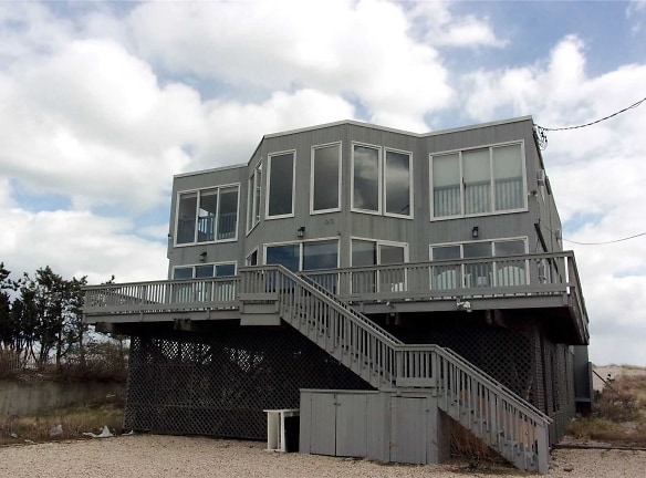 23 Dune Rd Apartments - East Quogue, NY