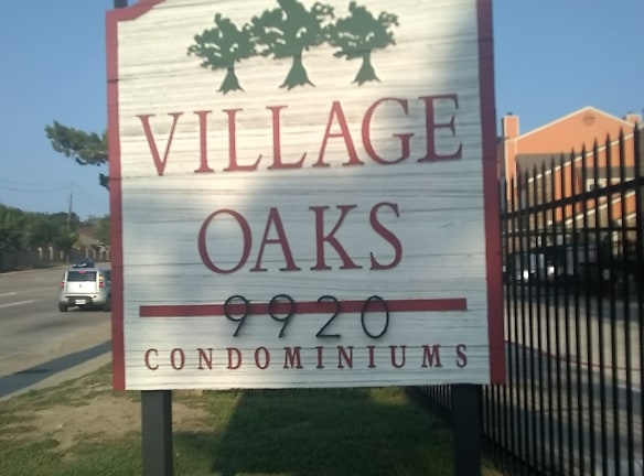 Village Oaks Condominiums Apartments - Dallas, TX