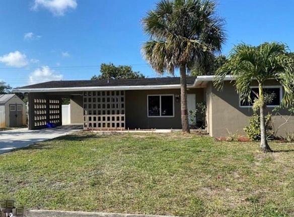 1241 NW 7th St - Boca Raton, FL
