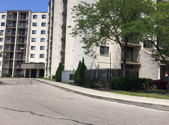 Severance Tower Apartments - Cleveland Heights, OH