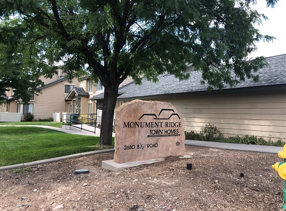 Monument Ridge Town Homes Apartments - Grand Junction, CO