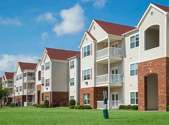Carolina Cove Apartments - PER BED LEASE - Wilmington, NC