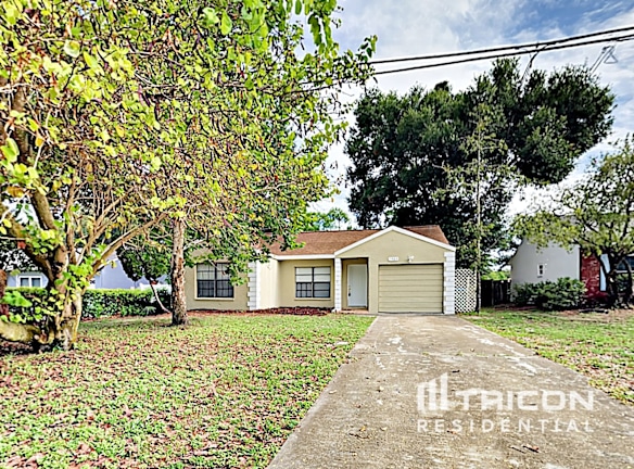 1467 Indiana Avenue - Palm Harbor, FL