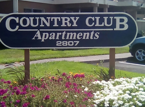 Country Club Apartments - Santa Rosa, CA