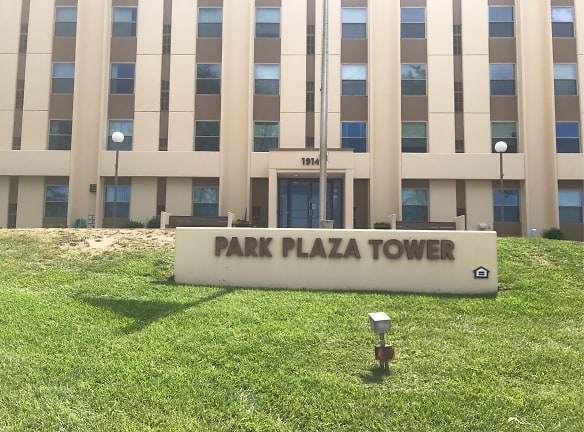 Park Plaza Tower Apartments - Dodge City, KS