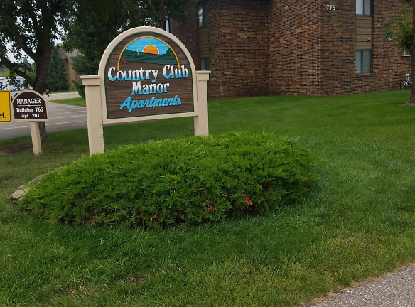 Country Club Manor Apartments - Hutchinson, MN