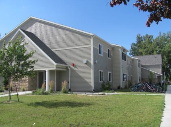 Oxford Apartments - Grand Forks, ND