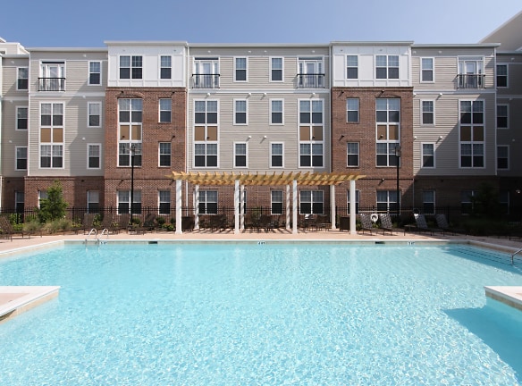 First Street Place Apartments - Greenville, NC