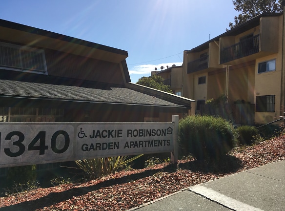 Jackie Robinson Garden Apartments - San Francisco, CA