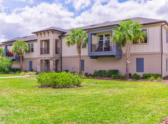 Gran Bay Apartment Homes At Flagler Center - Jacksonville, FL
