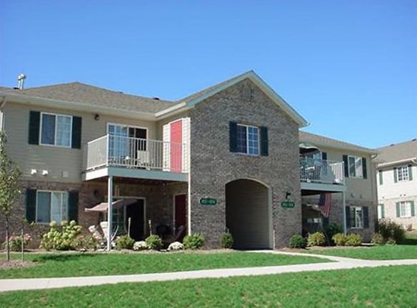 Pike Lake Pointe Apartments - Warsaw, IN
