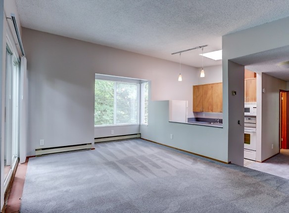 Downtown Living Starts At Lair Hill. 1 Bedroom 1 Bathroom Apartment Home Ready For You To Call Home - Portland, OR