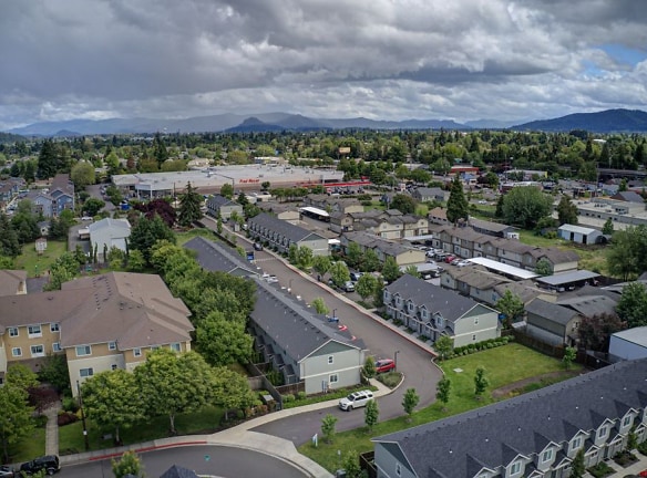 1920 3rd St - Springfield, OR