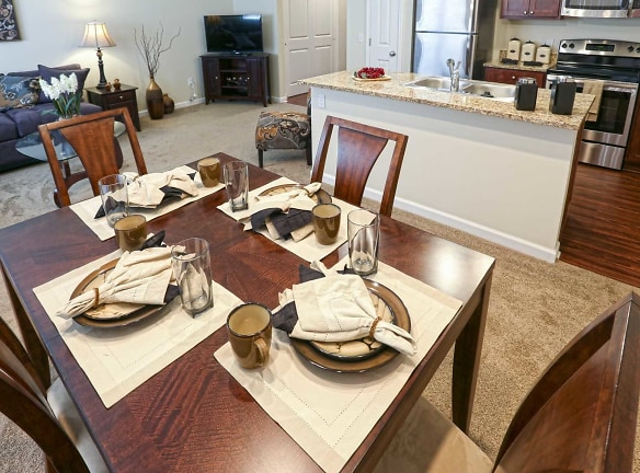 Townhomes At Pleasant Meadows - Lancaster, NY