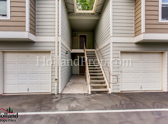15074 NW Central Dr unit 305 - Portland, OR