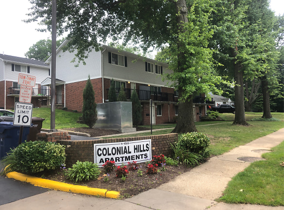 Colonial Hills Apartments - Akron, OH