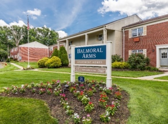 Balmoral Arms Apartments - Matawan, NJ