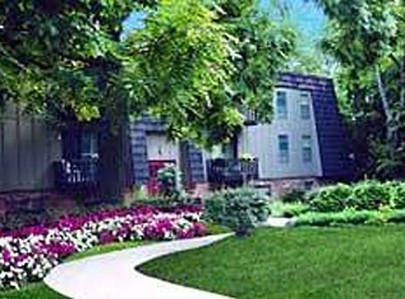 Woodcrest Apartment Homes - Decatur, IL