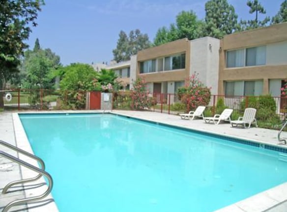 Northpark Apartments (Lurline Gardens) - Chatsworth, CA