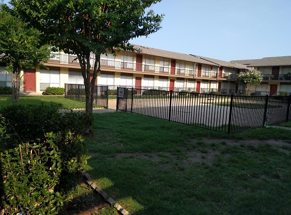 Embassy Apartments - Irving, TX