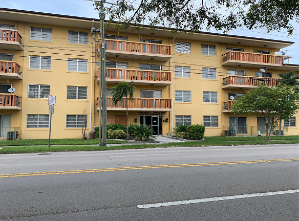 Continental Springs Apartments - Miami Springs, FL