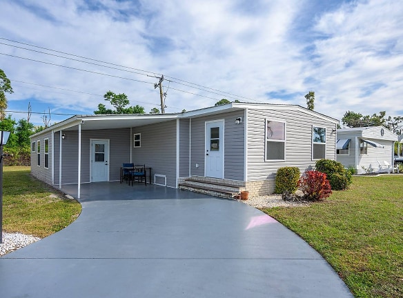 8 Hacha Ct - Fort Myers, FL
