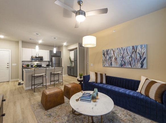 Ascend At Chisholm Trail Apartments - Fort Worth, TX