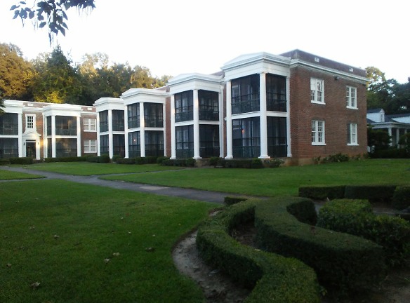 Colonial Court Apartments - Montgomery, AL