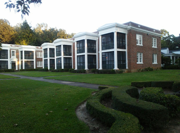 Colonial Court Apartments 1813 South Hull Street Montgomery AL