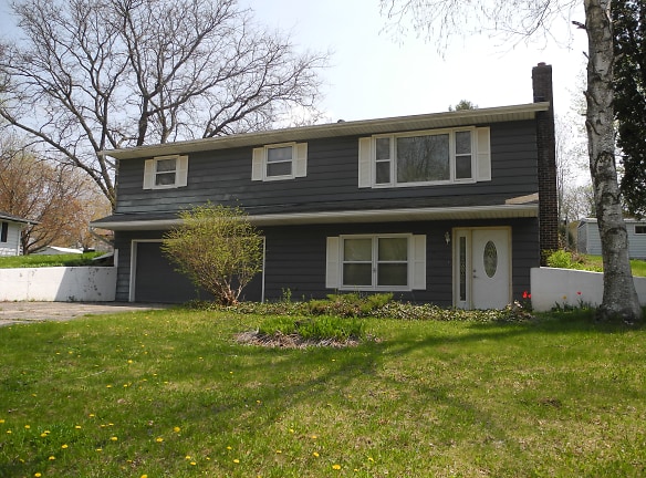 618 Central Ave - Deerfield, WI
