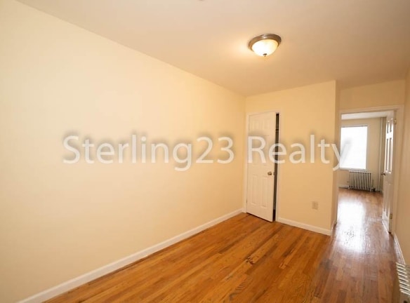 43-08 25th Ave unit 2L - Queens, NY