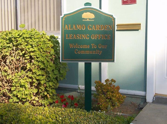 Alamo Garden Apartments - Vacaville, CA