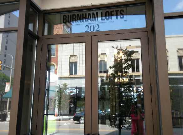 Burnham Lofts Apartments - Rockford, IL