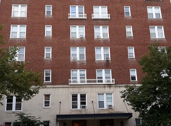 Schuyler Arms Apartments - Washington, DC