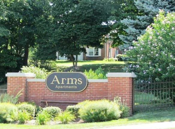 Arms Apartments - West Springfield, MA