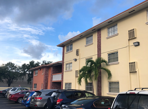 Ludlam Plaza Apartments - Miami, FL