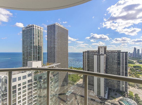 360 East South Water Street unit 1008 - Chicago, IL