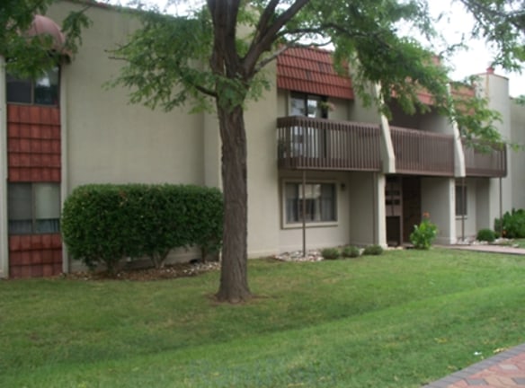 The Aragon Apartments - Wichita, KS
