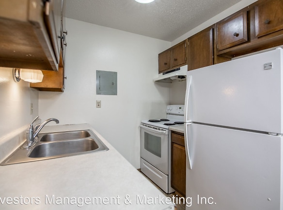 1124 5th Avenue South Apartments - Devils Lake, ND