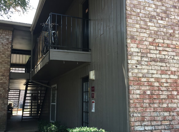 Ridge Crest Apartments - Grapevine, TX
