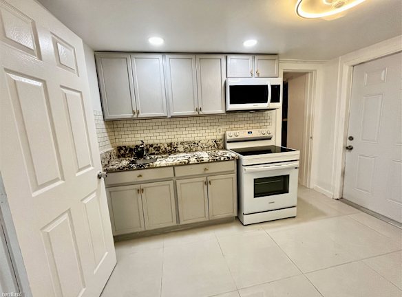920 SW 29th Way - Fort Lauderdale, FL
