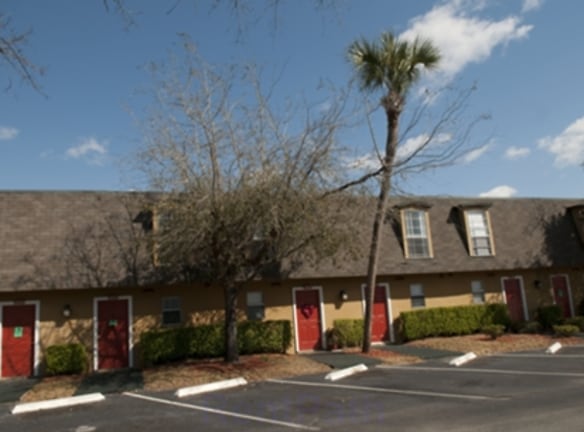 Villas At Pine Crest - Orlando, FL