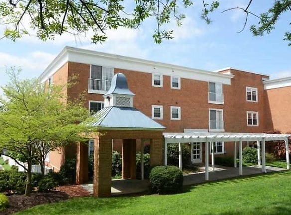 Rugby McIntyre Apartments - Charlottesville, VA