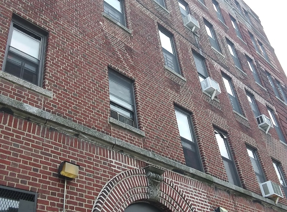 Andrews Plaza Apartments - Bronx, NY