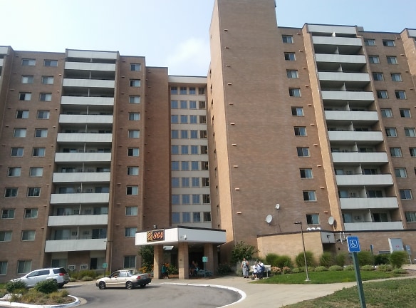 Bayview Towers Apartments - Muskegon, MI