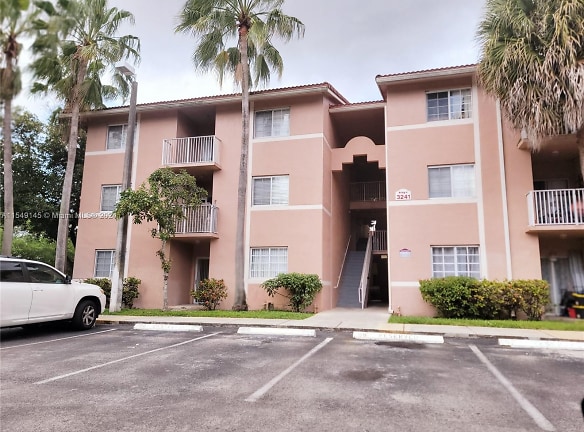 3241 Sabal Palm Manor #201 - Hollywood, FL