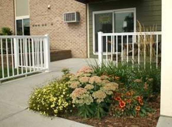 Seven Pines Apartments - Forest Lake, MN