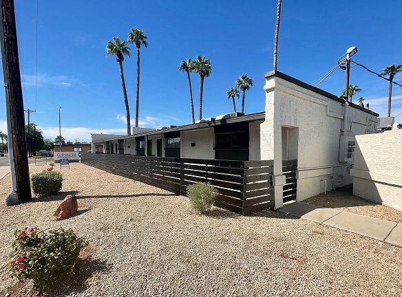 Glenn Isle Apartments - Glendale, AZ